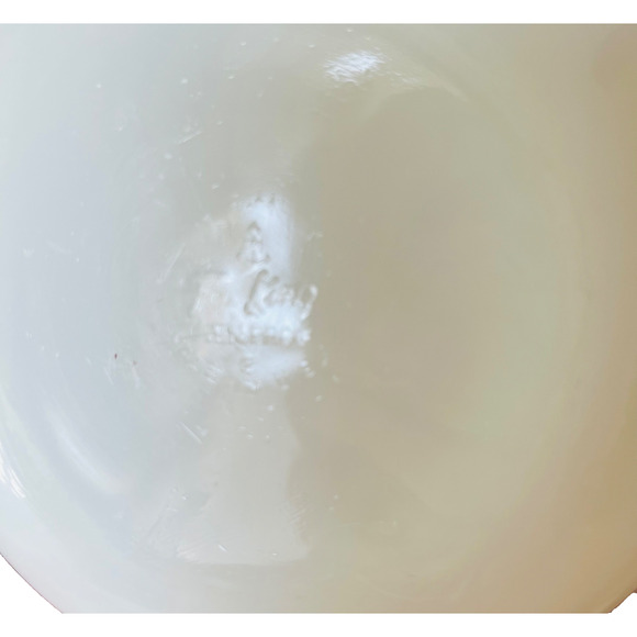 Vintage Anchor Hocking Fire King Milk Glass Casserole Dish Fruit Design 1 1/2 Qt - Picture 3 of 7